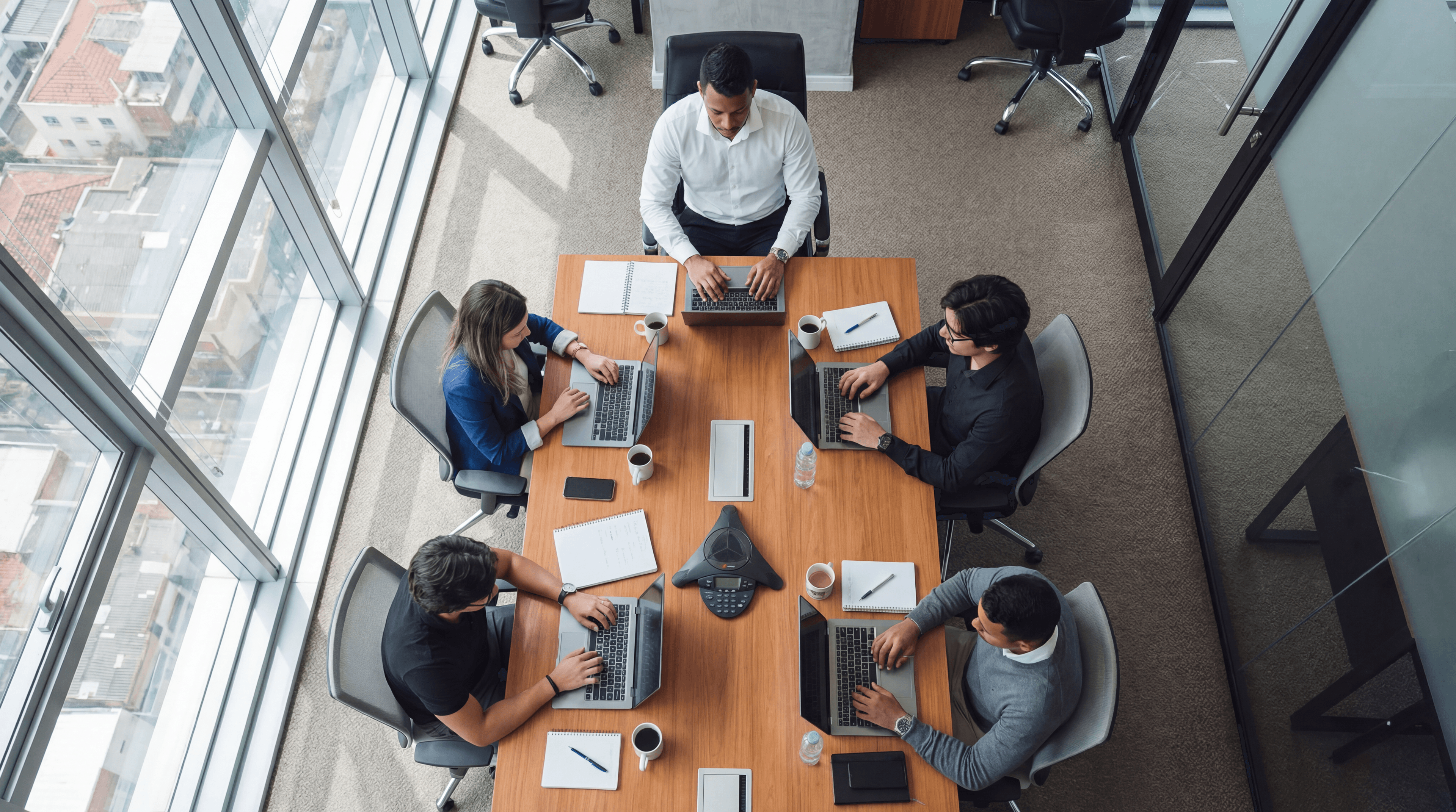 Equipe ALUX trabalhando